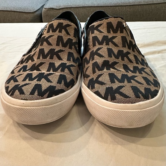 Michael Kors Women's Keaton MK Logo Slip On Sneakers Shoes 9.5 gray black - Picture 3 of 11